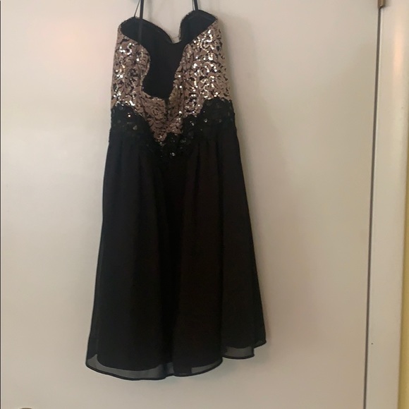 Dress - Picture 2 of 2